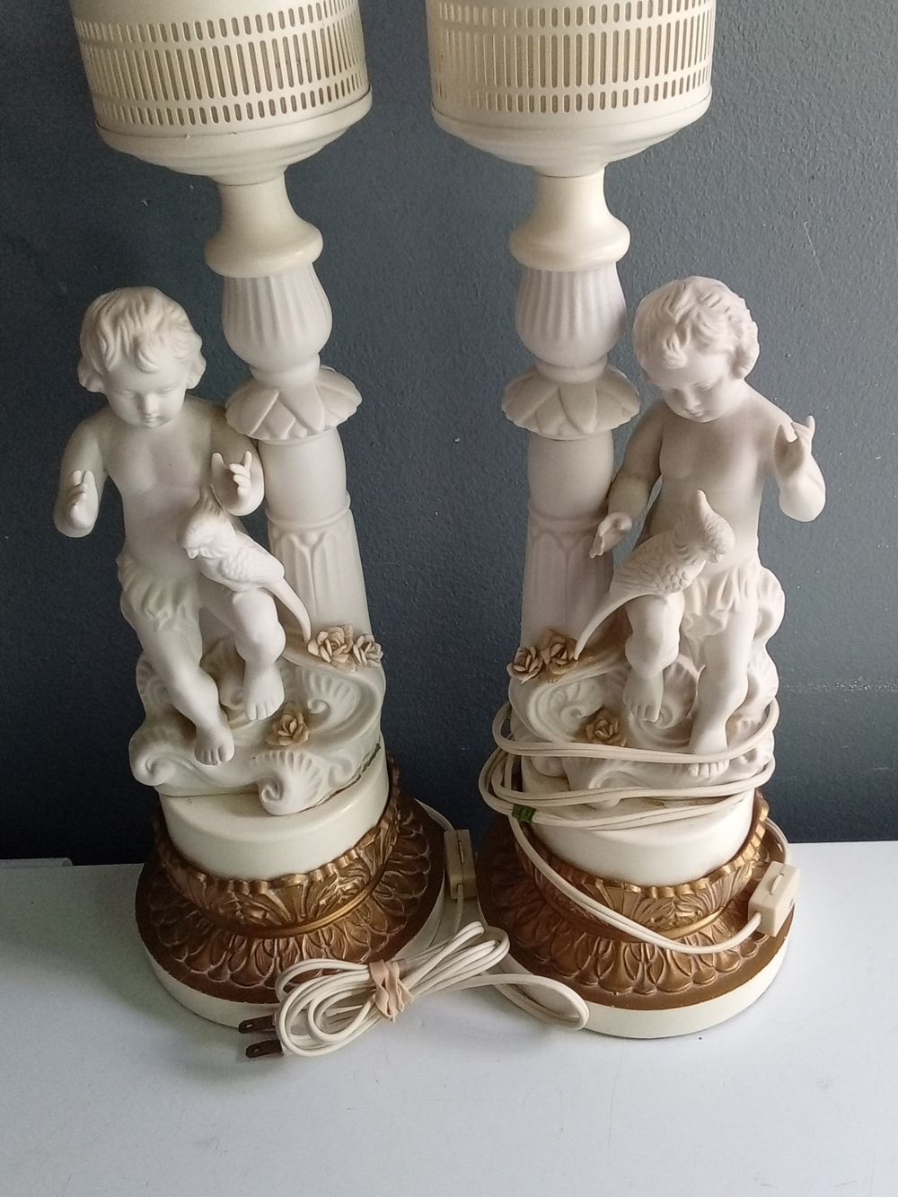 Vintage Pair Cherub Putti Bisque‎ Porcelain Table Lamps White Gold Regency Style